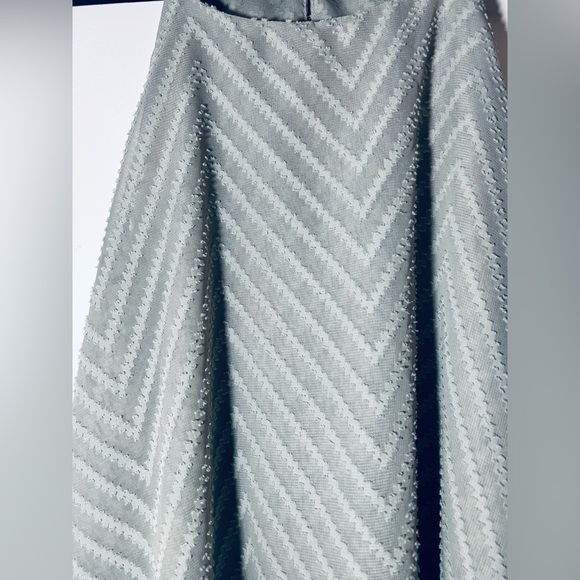 Tiered Green Cottage Keyhole Tank Top Blouse. - Picture 8 of 11